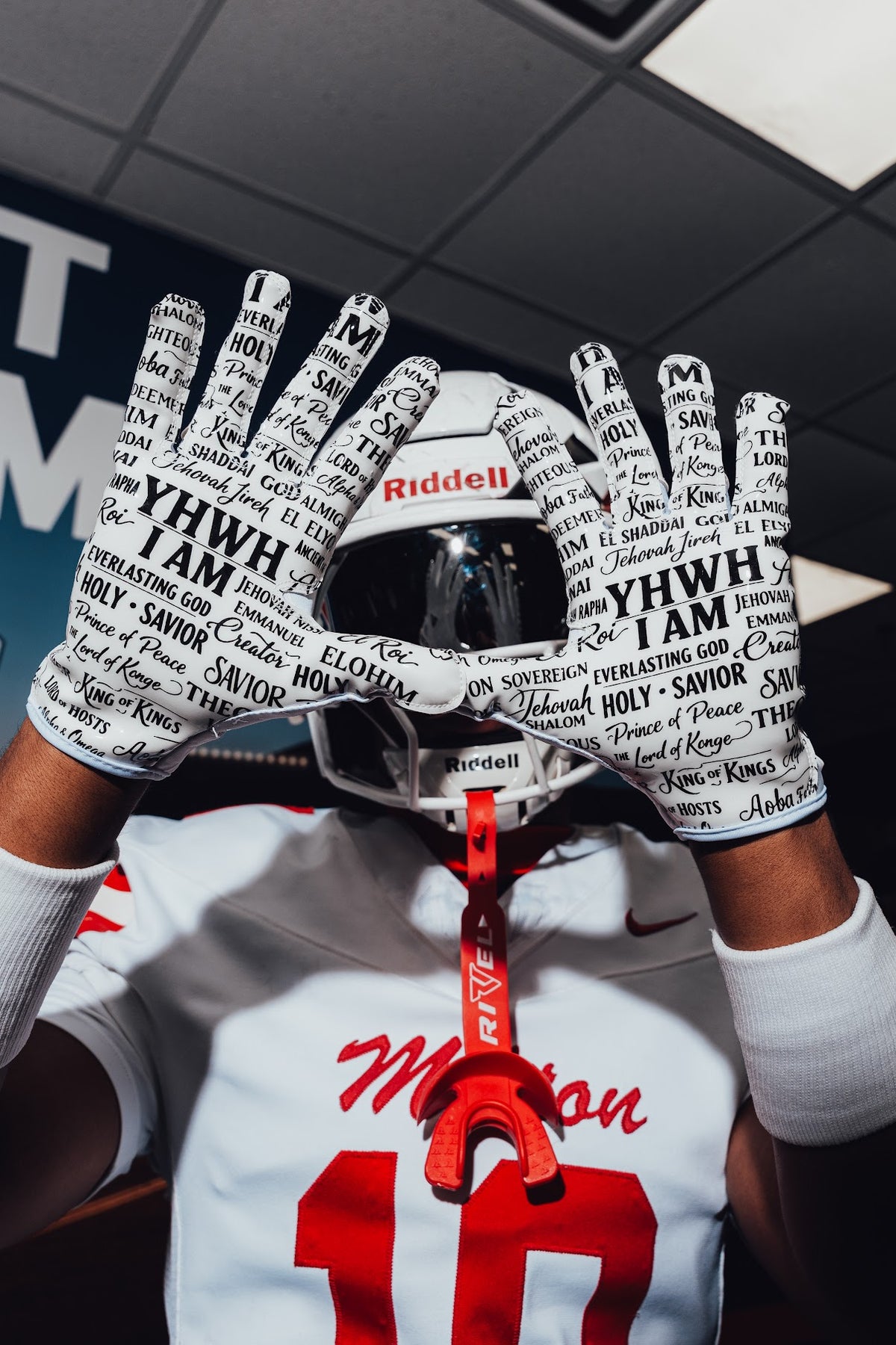 NEW IGWT 4.0 Football Gloves